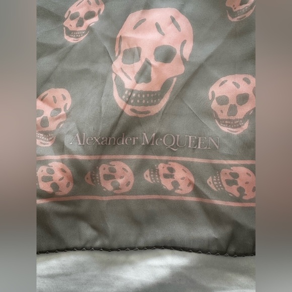 Alexander McQueen scarf - Picture 5 of 6